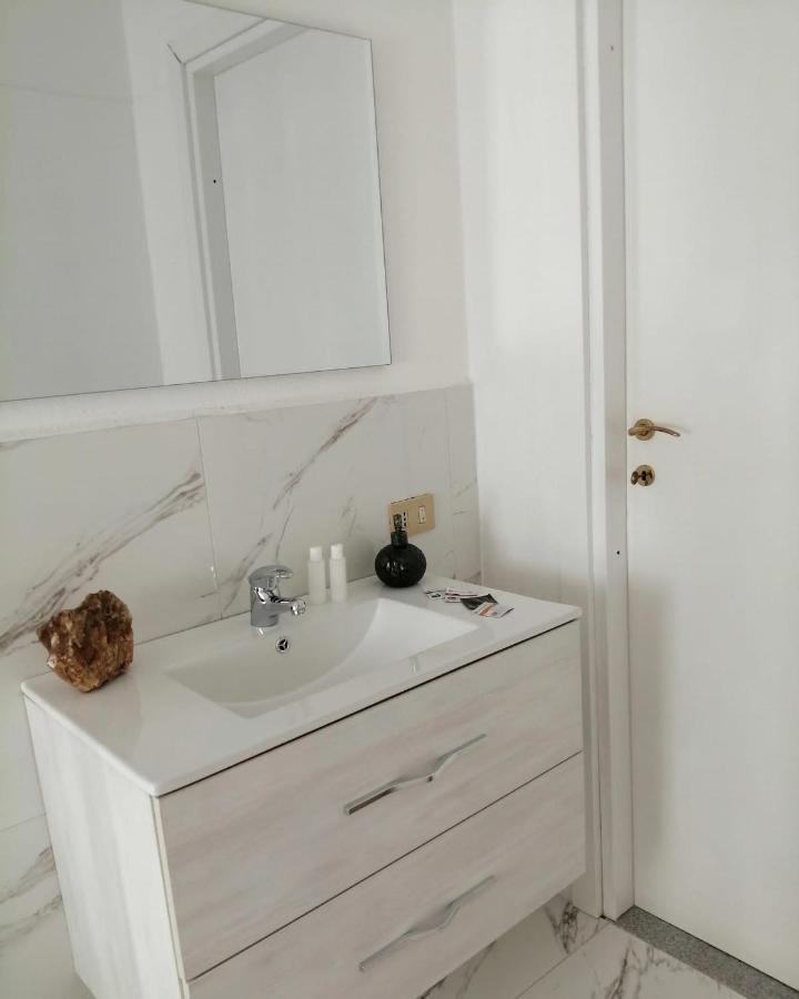 Appartamento Moderno Rustico أولبيا المظهر الخارجي الصورة