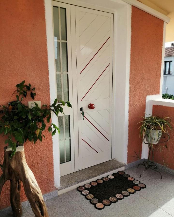 Appartamento Moderno Rustico أولبيا المظهر الخارجي الصورة