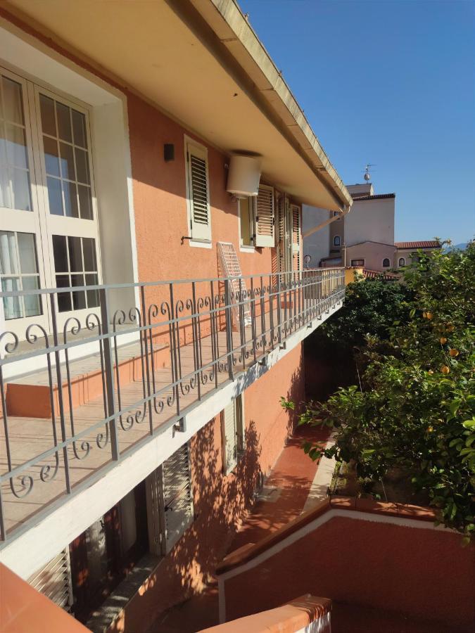 Appartamento Moderno Rustico أولبيا المظهر الخارجي الصورة